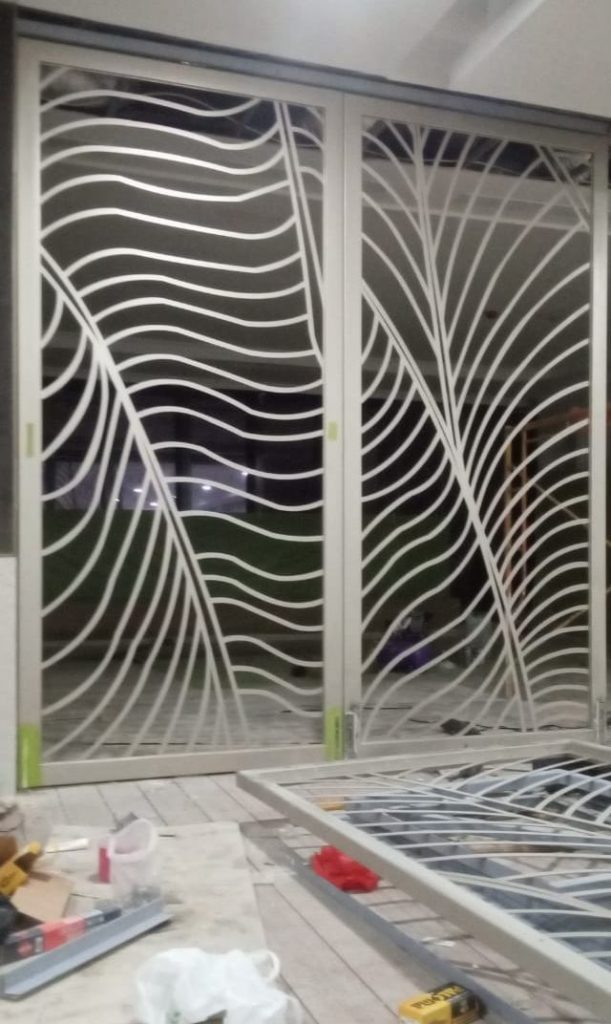 pengaplikasian finishing pintu #182