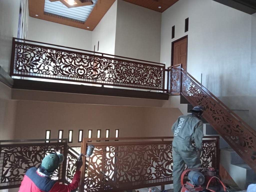 pengaplikasian finishing railing tangga #212